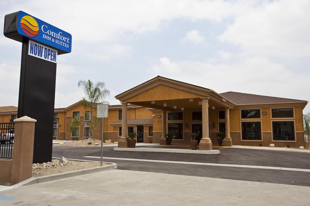 Comfort Inn & Suites Colton Exteriör bild