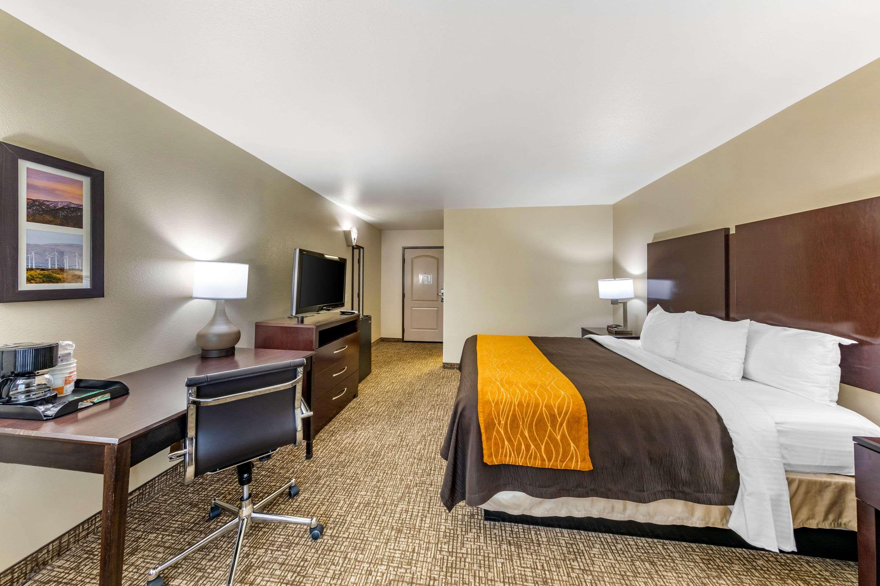 Comfort Inn & Suites Colton Exteriör bild