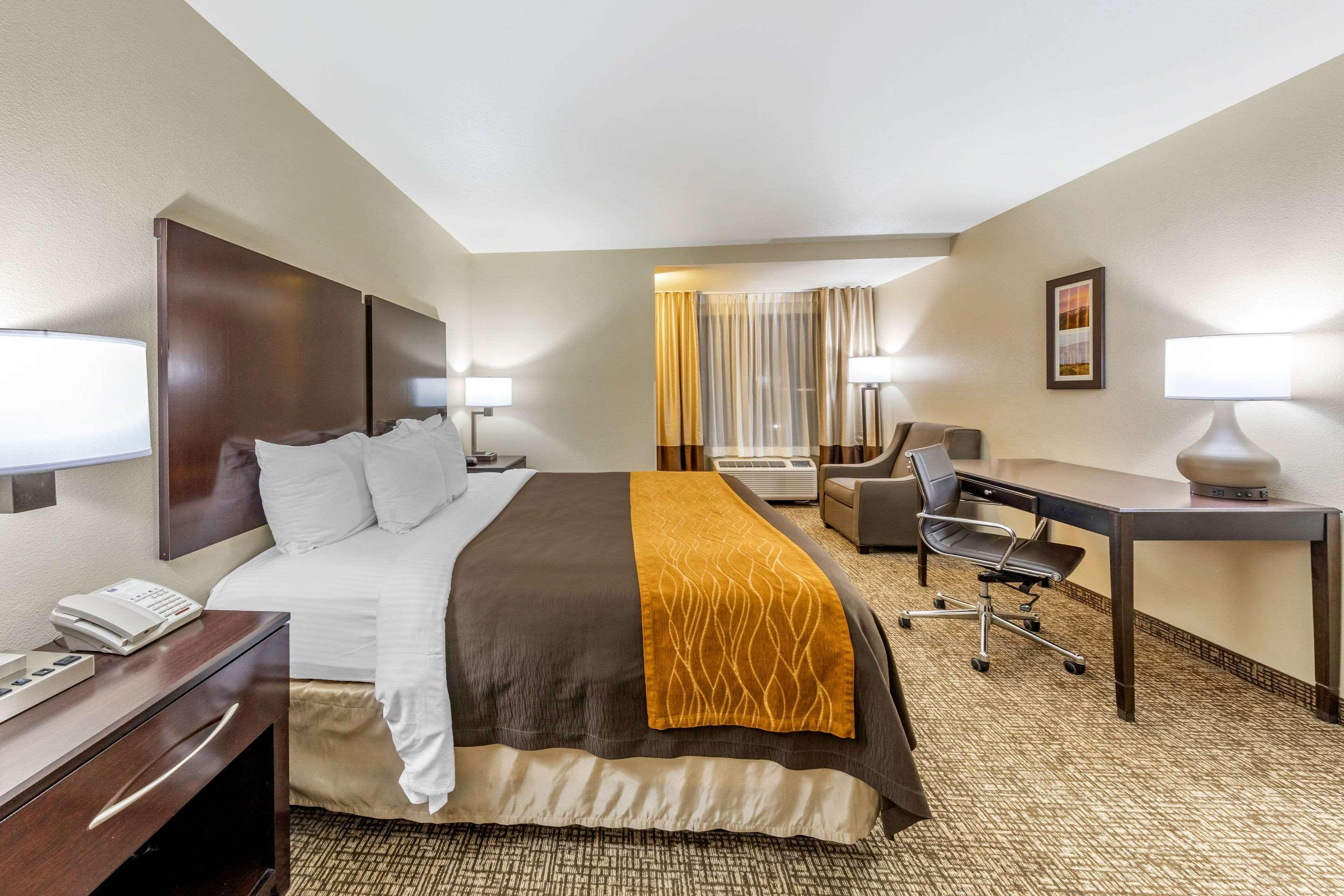 Comfort Inn & Suites Colton Exteriör bild